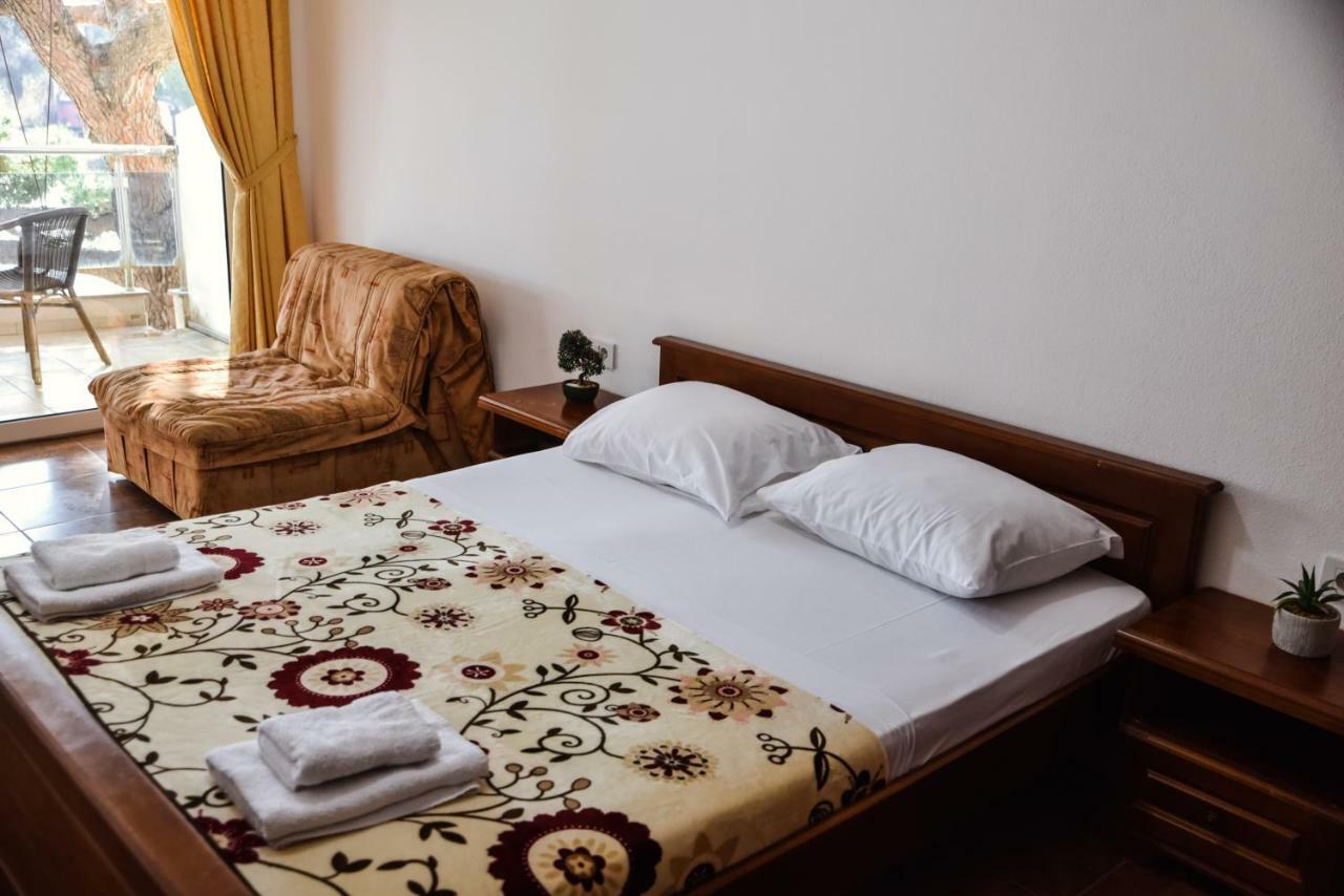 Riva Bed & Breakfast Ulcinj Exterior photo